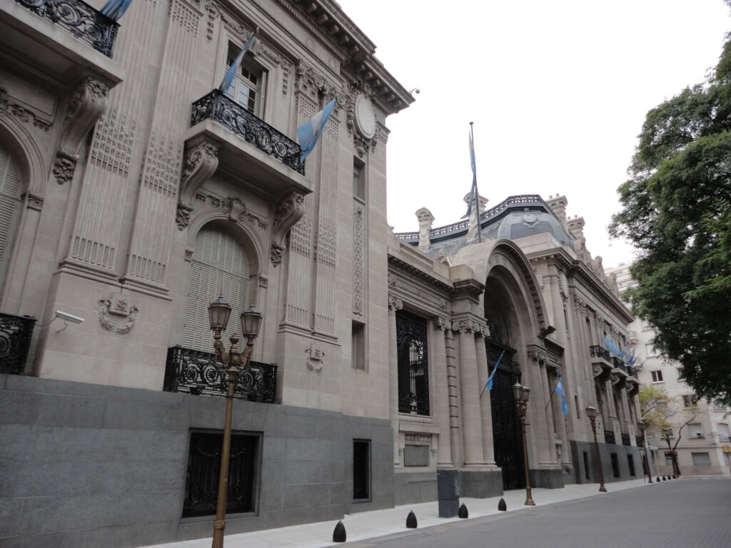 Destacamos Palácio San Martin em nossas dicas de Buenos Aires fora do óbvio.