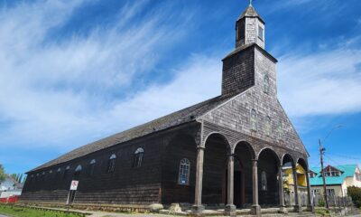 Igreja de Achao, construção histórica de madeira situada na cidade de Achao, na Ilha de Quinchao, parte do Patrimônio da Humanidade em Chiloé, Chile.