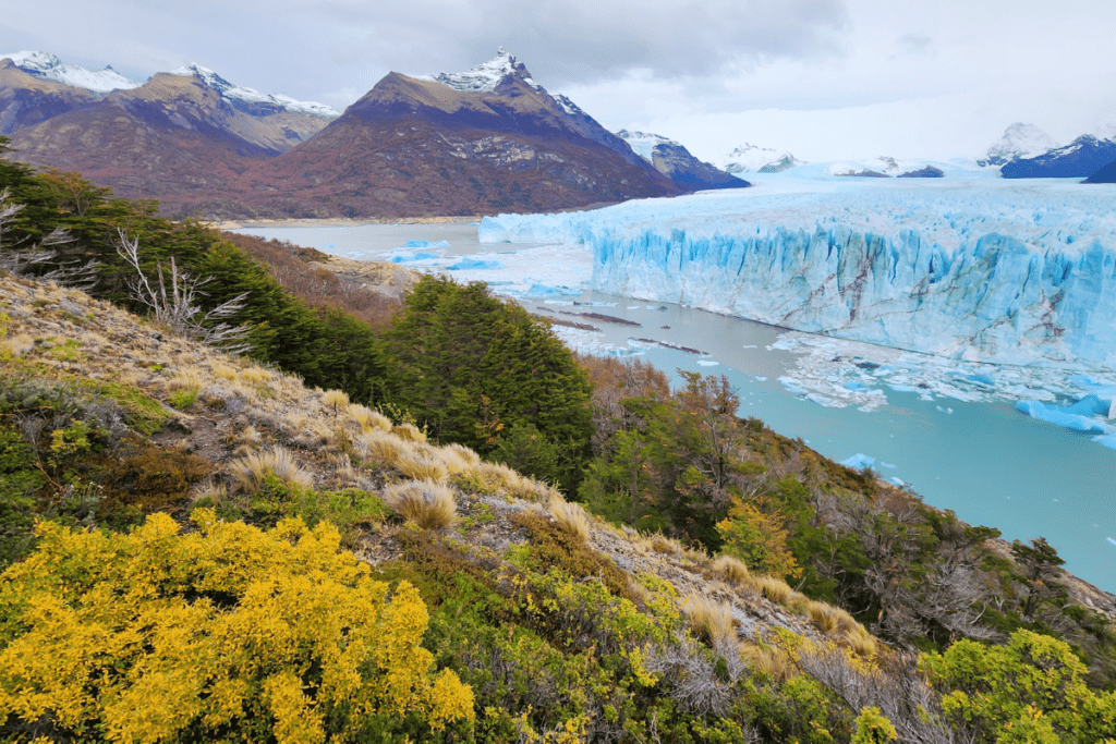 Vista do Glaciar Perito Moreno no Parque Nacional Los Glaciares, Patagônia Argentina.