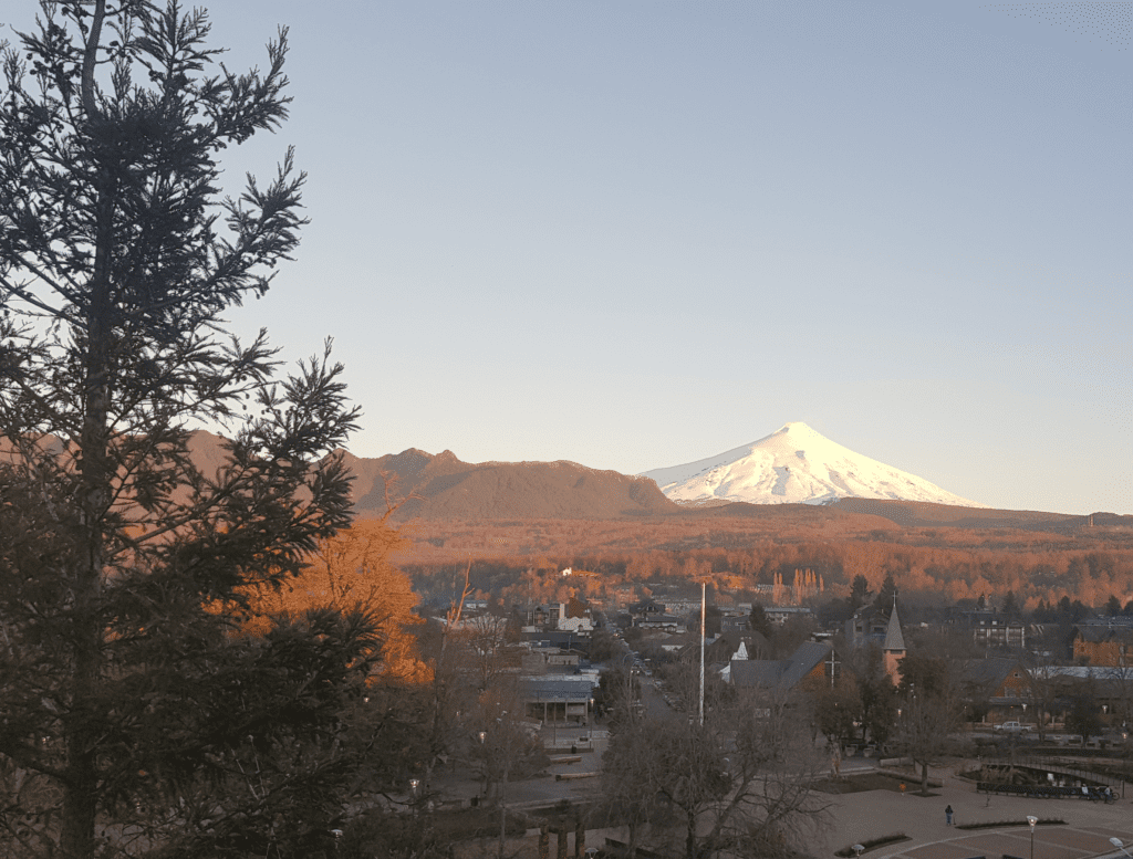 Vista panorâmica do Vulcão Villarrica em Pucón, Chile.