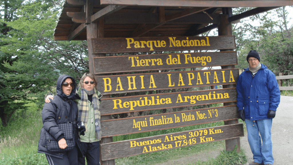 Placa dentro do Parque Nacional Terra do Fogo, em Ushuaia, capturada durante a visita ao parque.